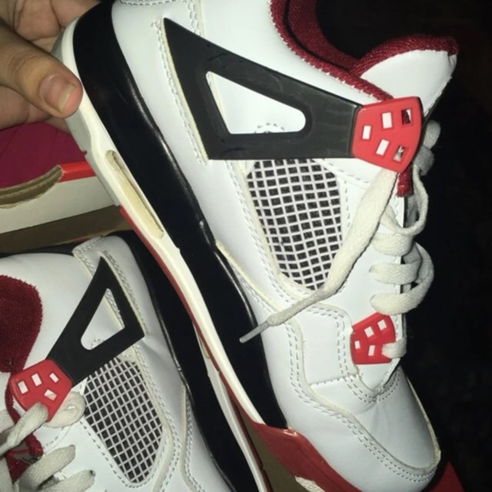 Jordan 4s - Picture 4 of 5